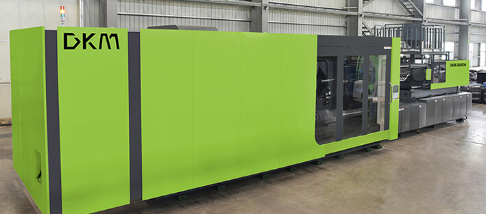 鸿运国际DF春风注塑机2800吨